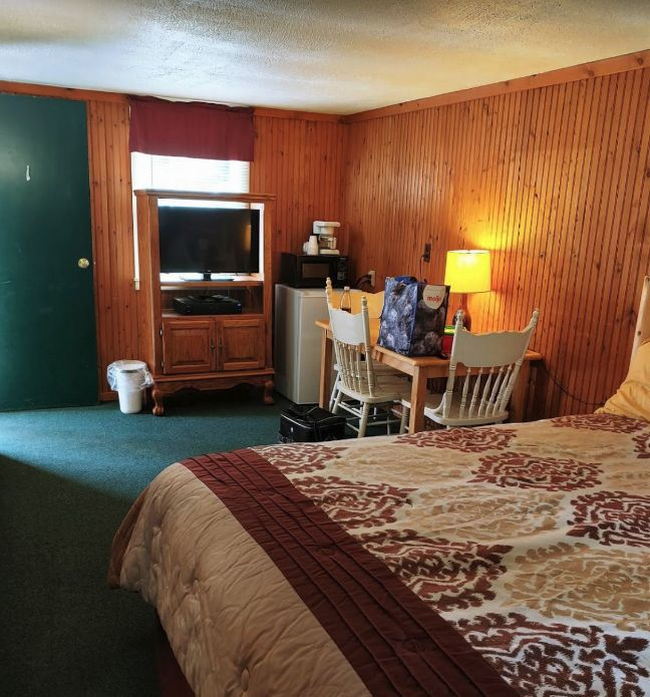 Motel Huron - Web Listing (newer photo)